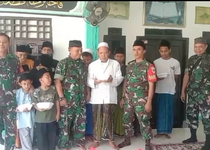 Kegiatan Jumat Berkah Koramil 05/Balaraja, Menyambangi Ponpes Ayam Kluruk di Kampung Palis