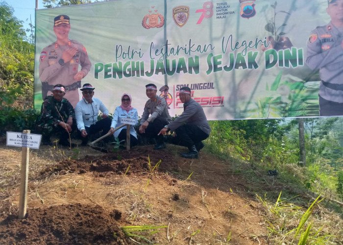 “Polri Lestarikan Negeri, Penghijauan Sejak Dini”, Polres Karanganyar Laksanakan Tanam Pohon Secara Serentak