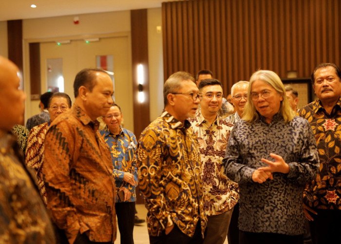Menteri KOMINFO dan Menteri Perdagangan Kunjungi Pusat Data E1 DCI Indonesia 