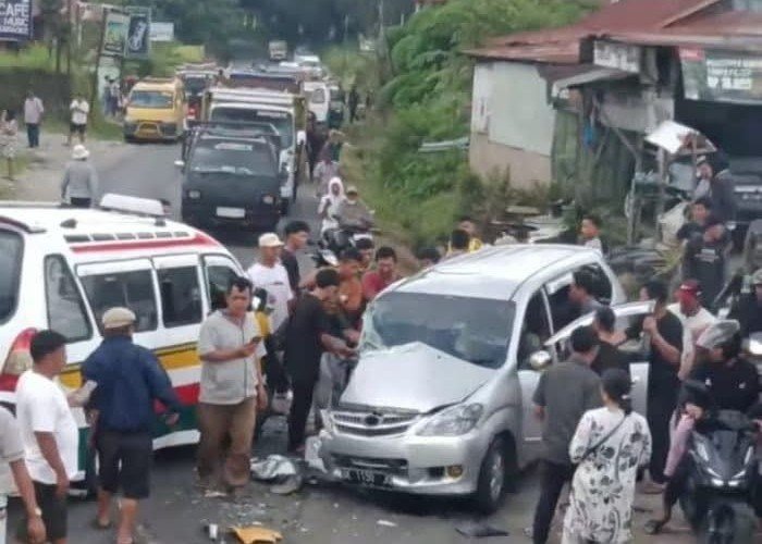 Tabrakan Beruntun di Sidikalang, Sembilan Orang Luka-Luka, Dua di Antaranya Luka Serius