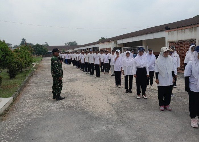 Babinsa Jayanti Latih Kepemimpinan Pemuda Lewat Komsos Karakter