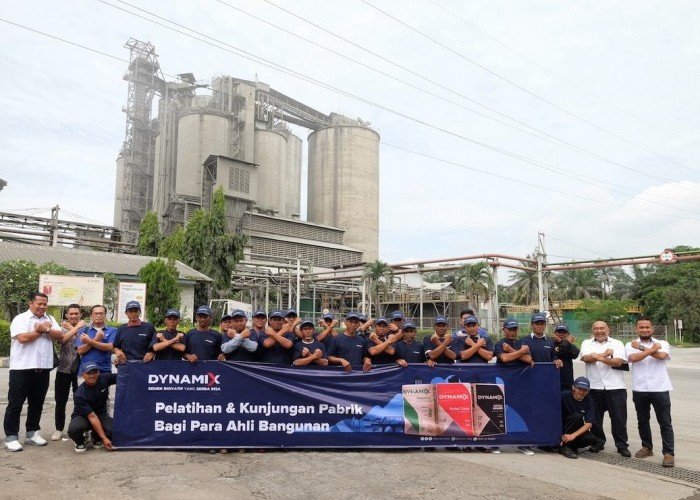 Solusi Bangun Indonesia Berikan Pelatihan bagi Tukang Bangunan di Pabrik Narogong 