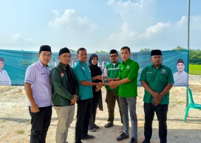 Keluarga Besar Pengurus DPC PKB Kabupaten Serang Mengadakan Acara Qurban Satu Ekor Sapi
