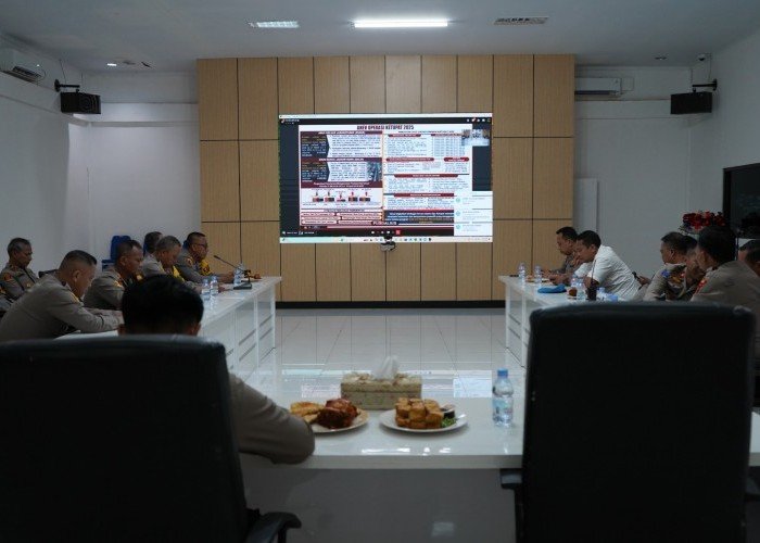  Kapolres Purwakarta Beserta Jajaran Ikuti Vicon Arahan Kapolri