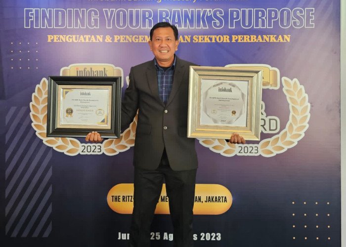 PT BPR Bank Daerah Karanganyar Raih Kembali Penghargaan Platinum Awward yang Ke Empat Kalinya