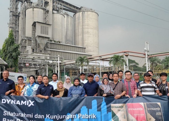 Solusi Bangun Indonesia Ajak Pemilik Toko Bangunan Kenal Lebih Dekat dengan Pabrik Narogong