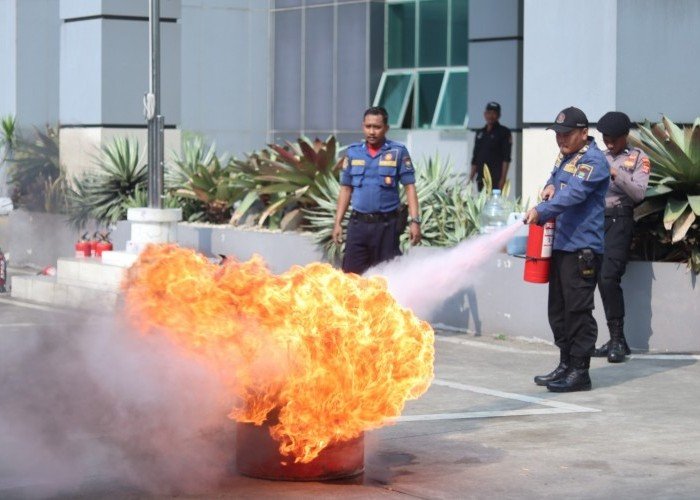 Polresta Tangerang Bersama BPBD Kabupaten Tangerang Gelar Sosialisasi Simulasi Penanggulangan Kebakaran