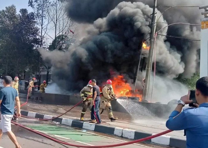 Bengkel Tambal Ban di Jalan Alternatif Sentul Ludes Dilalap Si Jago Merah