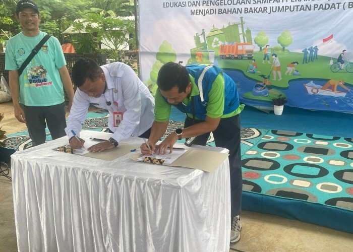 Kolaborasi Untuk Indonesia Bersih, UBP Lontar Kampanyekan Hari Peduli Sampah Nasional 2025 Lewat Aksi Nyata