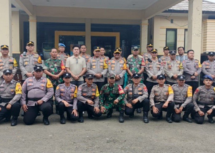 Pastikan Pengamanan Penyimpanan dan Distribusi Logistik PSU, Wakapolda Banten Kunjungi PPK Kecamatan Kibin