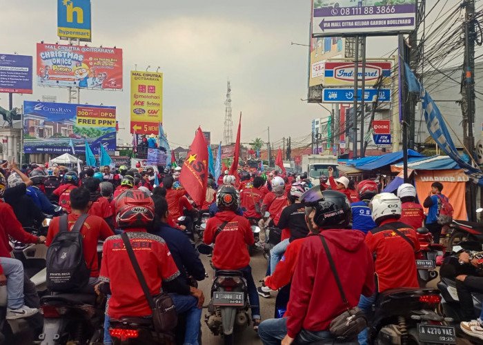 Buruh KASBI Bersama Aliansi Serikat Pekerja Turun Ke Jalan Tuntut Upah UMK 2024