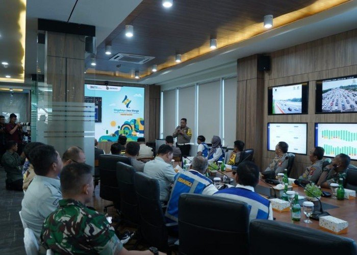  Kapolres Purwakarta Dampingi Kunjungan Kerja Kapolri di Kantor Jasa Marga