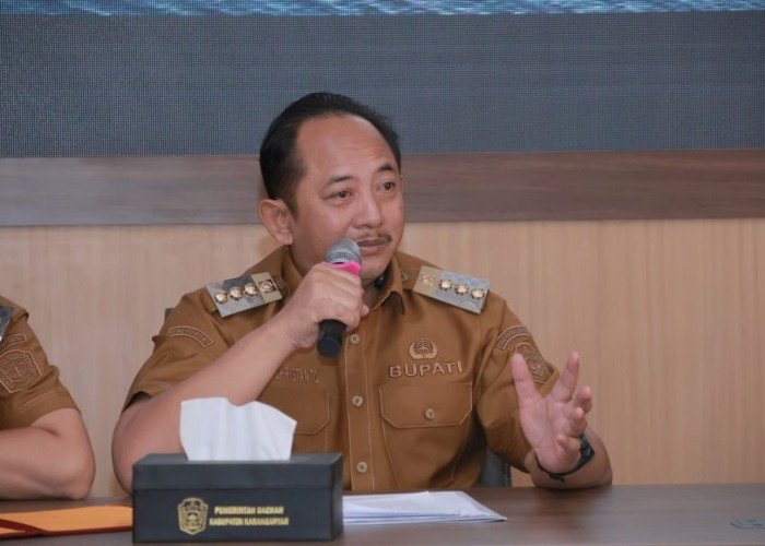 Bupati Karanganyar Launching Aplikasi SI PETRUK