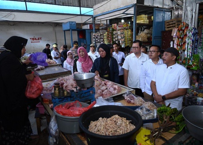 Bupati Karanganyar Gelar Sidak Pasar Karangpandan dan Matesih, Pantau Stabilitas Harga Bahan Pokok