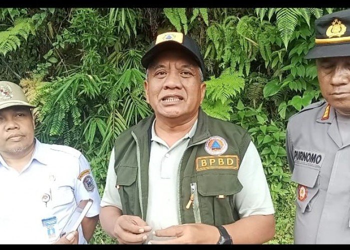 Tanah Longsor Ganoman Menutup Jalan Tawangmangu Matesih Sementara Ditutup  Dialihkan