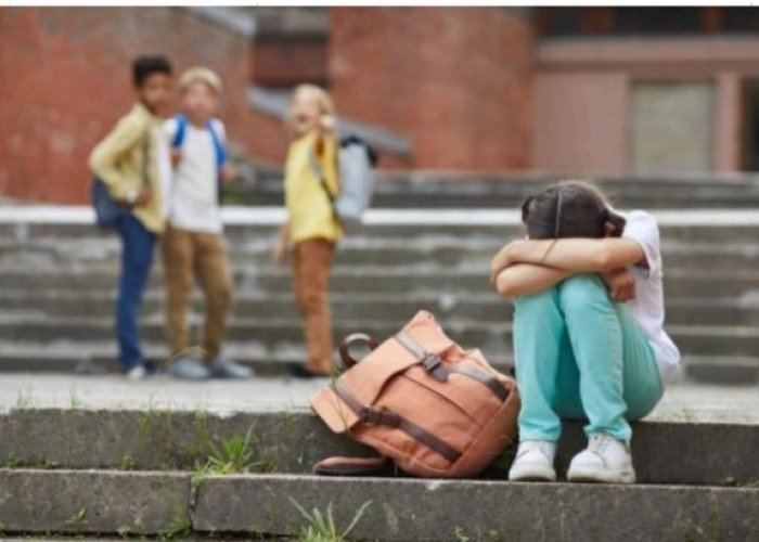 Awan Kelabu di Gerbang Sekolah, Suara Korban Bullying yang Tak Terdengar