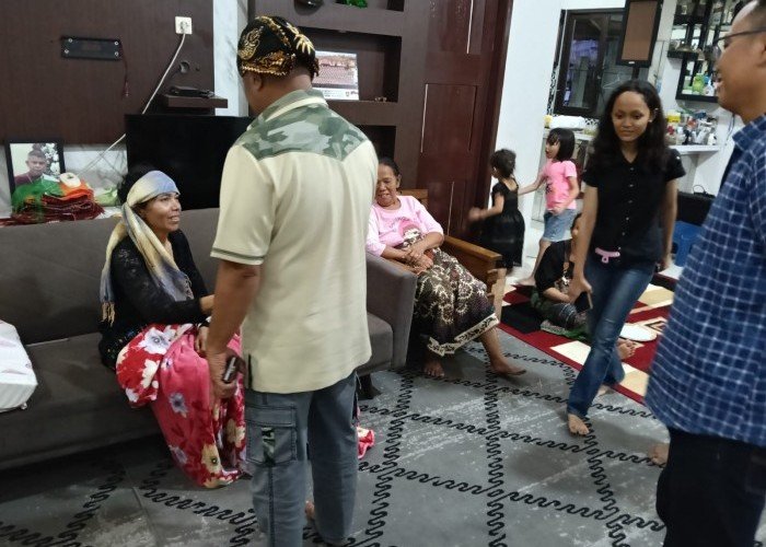 Kapolres Serang AKBP Condro Sasongko Bertakziah ke Kediaman Mendiang Nahot Simanullang