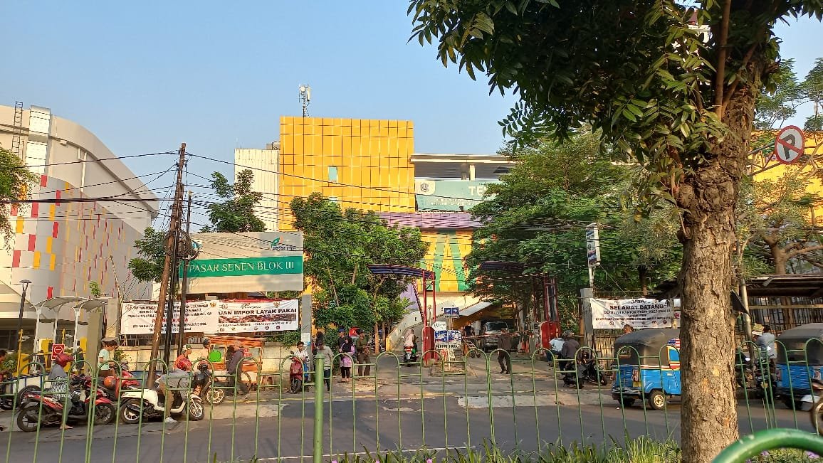 Pasar Tradisional Terlengkap di Tengah Kota Besar