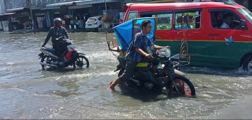 Ratusan Rumah dan Jalan Lintas Provinsi Sumut di Belawan Diterjang Banjir Rob