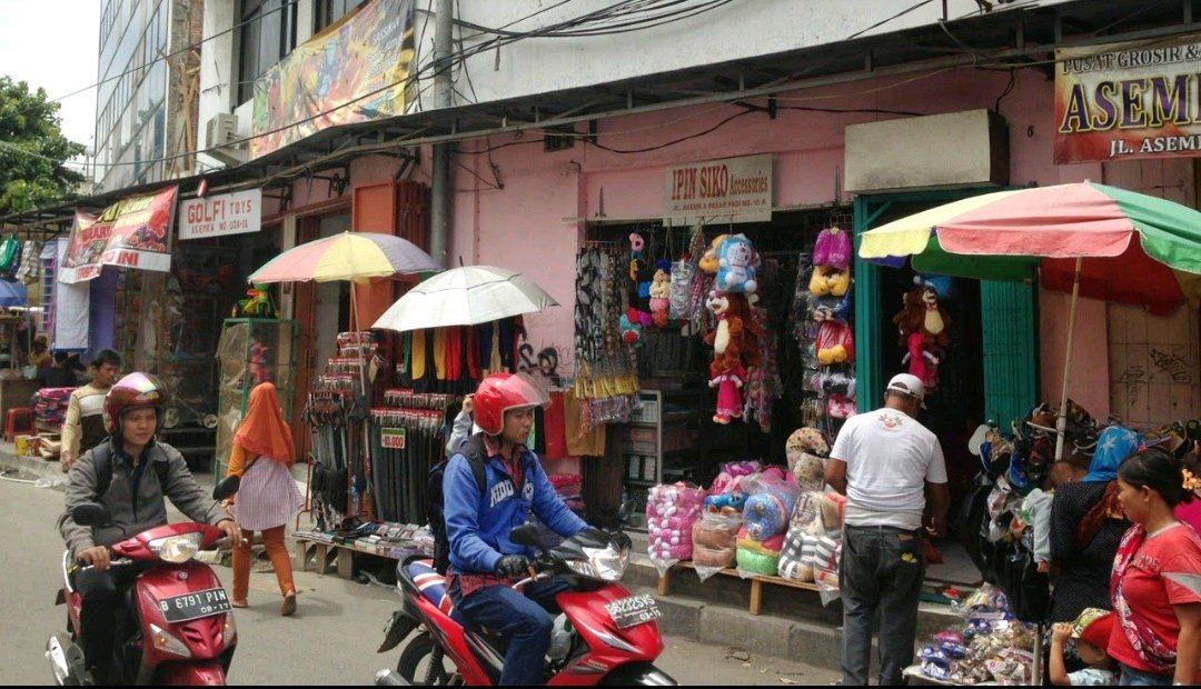 Keunikan Pasar Asemka: Surga Belanja Souvenir