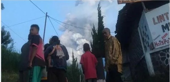 Gunung Merapi Menggeliat, Erupsi Memicu Awan Panas