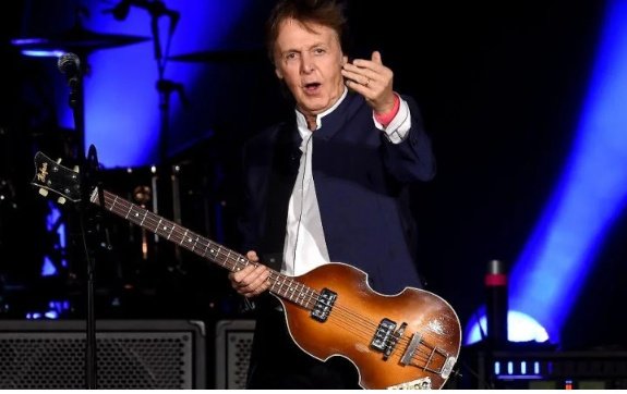 Paul McCartney Hibur Pejuang Medis Lawan Pandemi Covid-19