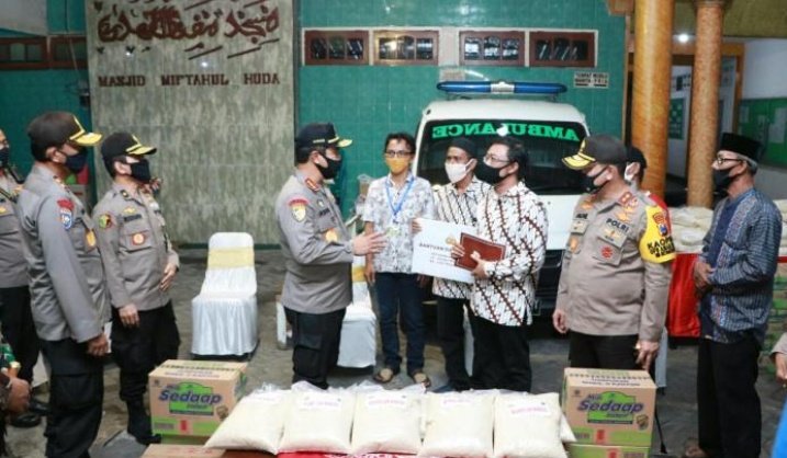 Kabaharkam Polri Kunjungi Kampung Tangguh Rangkah Surabaya